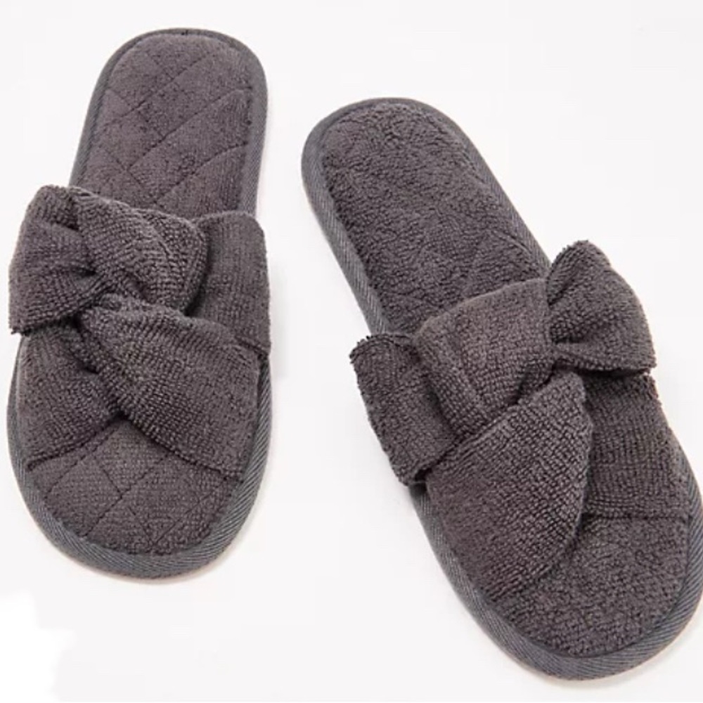 Barefoot Dreams Cozy Women's Slippers